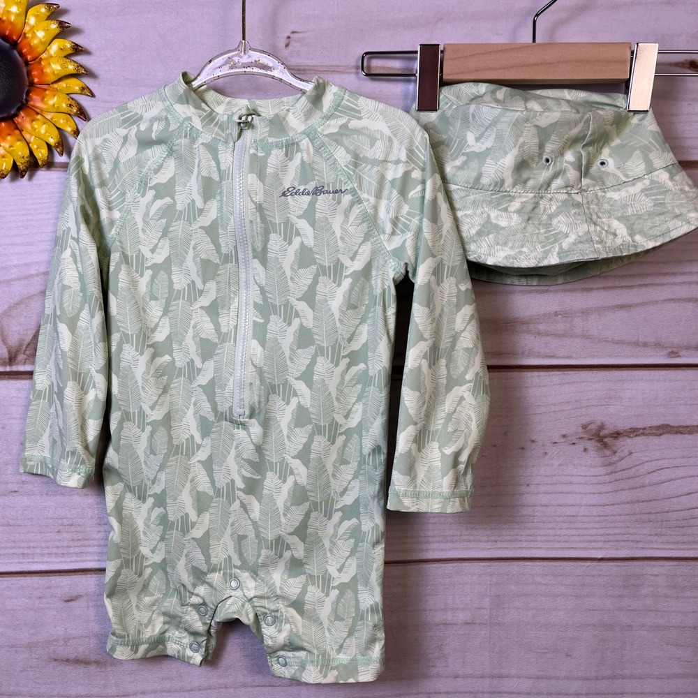 Eddie Bauer Kids 18M Sage Green Palm Print Rash Guard Swimsuit Bucket Hat Set